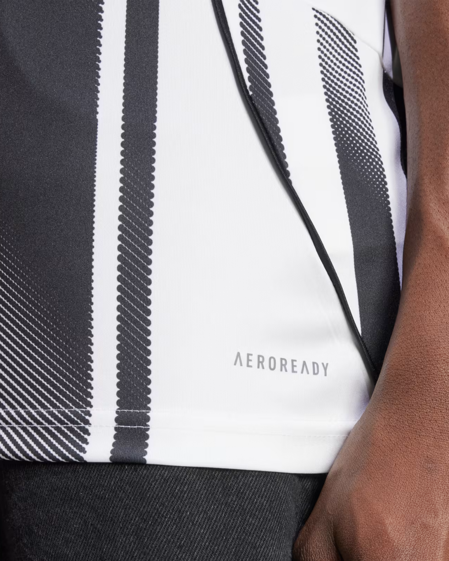 JUVENTUS HOME 2025/26 MOISTURE CONTROL JERSEY