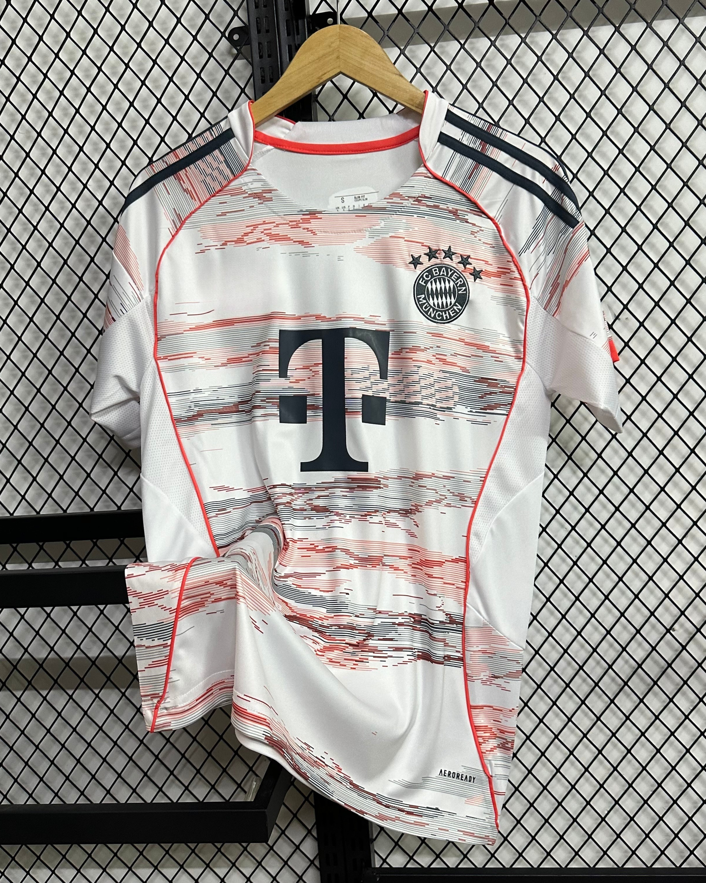 BAYERN AWAY 25/26 - Premium Fan Version